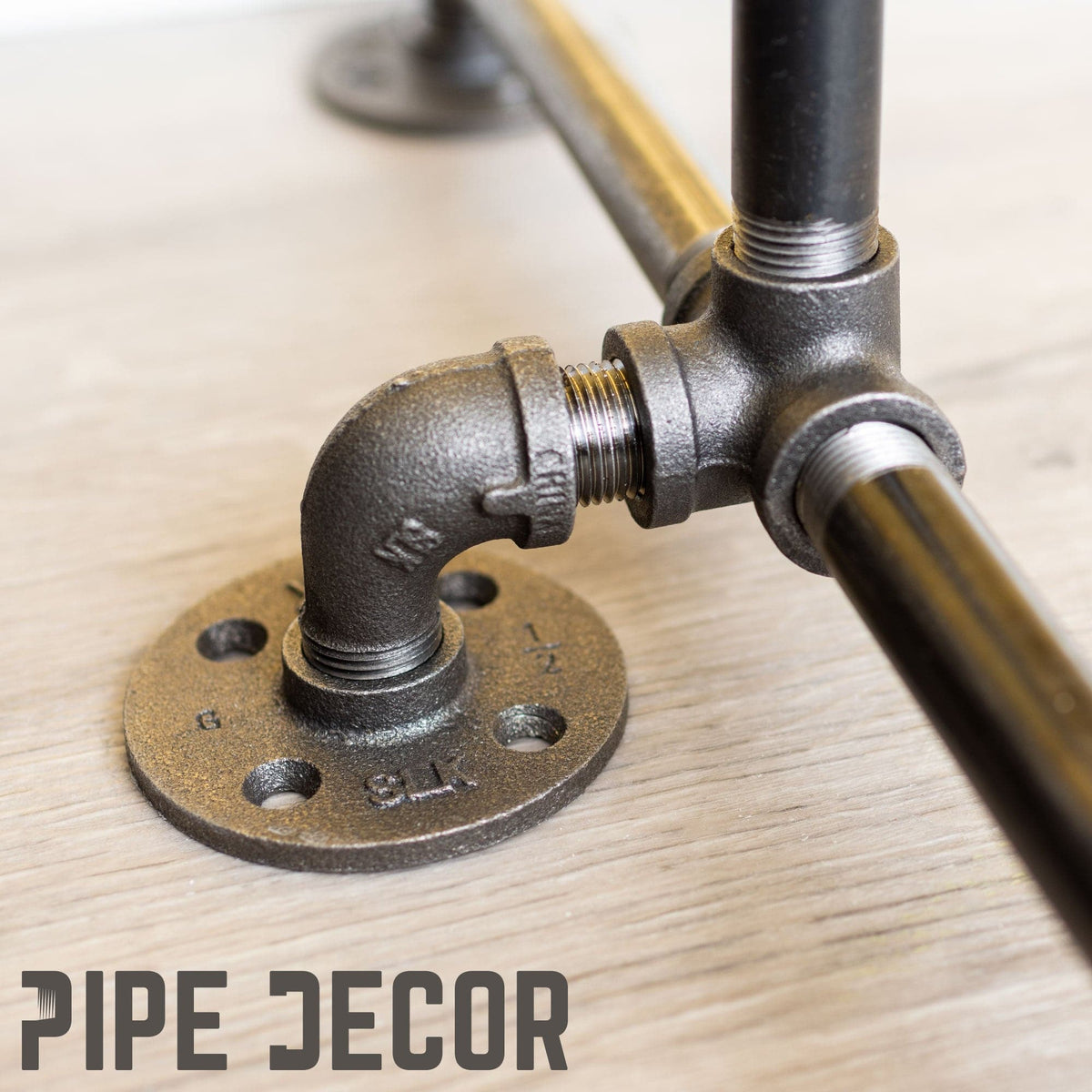 Fristående klädställning från PIPE DECOR